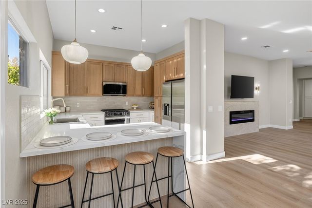 9205 Pitching Wedge Drive, Las Vegas, NV 89134