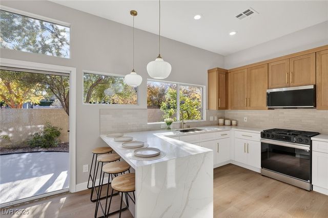 9205 Pitching Wedge Drive, Las Vegas, NV 89134