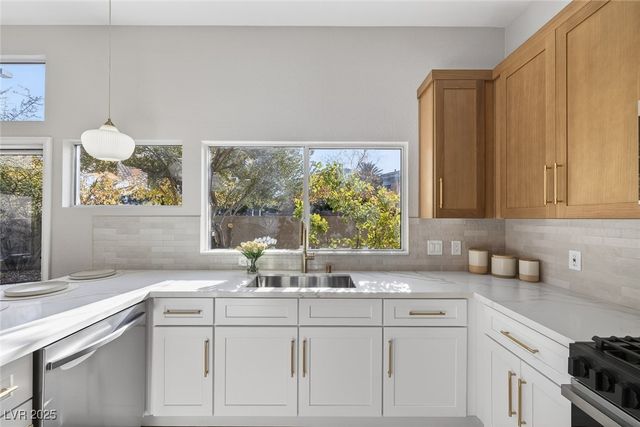 9205 Pitching Wedge Drive, Las Vegas, NV 89134