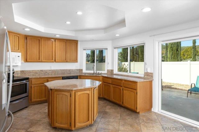 12520 Camberwell Ct, San Diego, CA 92128