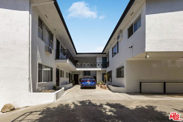 3112 Estara Avenue, Los Angeles, CA 90065