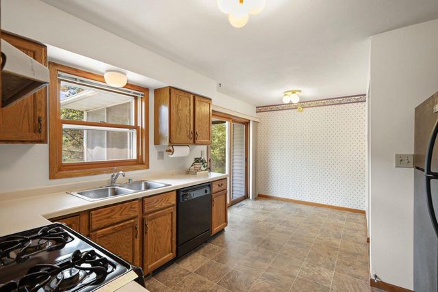 2991 County Hwy MN, Mcfarland, WI 53558