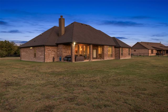 1011 Stephen Court, Farmersville, TX 75442