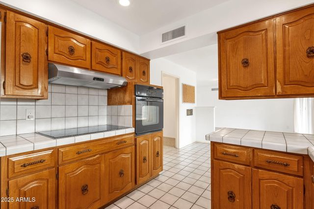 2063 E LA JOLLA Drive, Tempe, AZ 85282