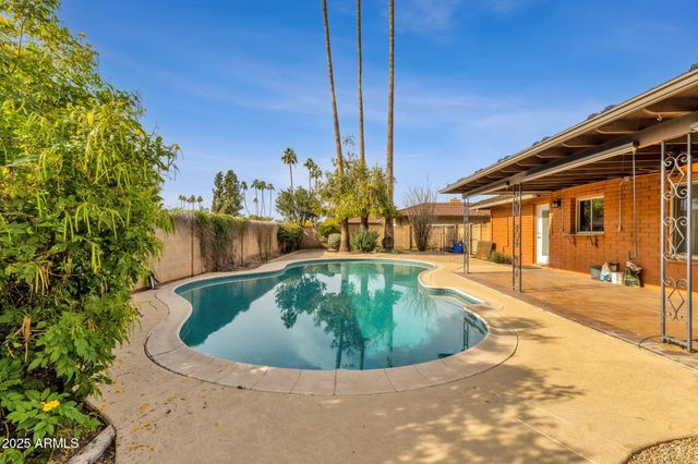 2063 E LA JOLLA Drive, Tempe, AZ 85282