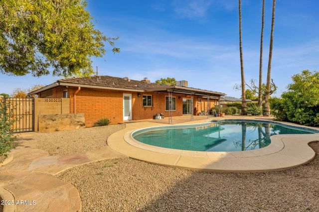 2063 E LA JOLLA Drive, Tempe, AZ 85282