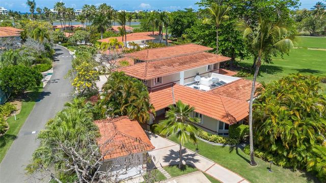 12 THE GREENS, Dorado, PR 00646