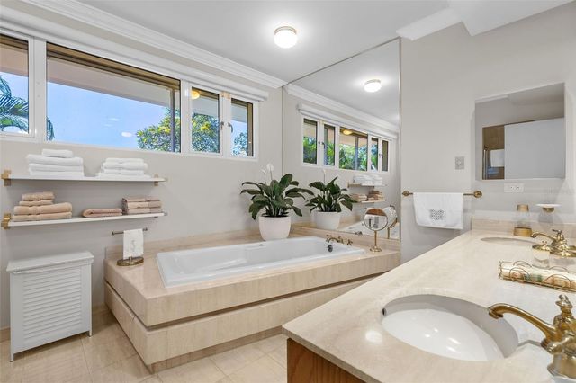 12 THE GREENS, Dorado, PR 00646