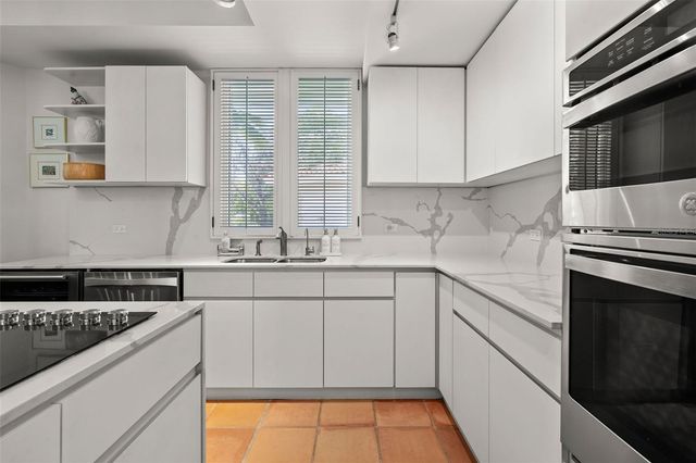 12 THE GREENS, Dorado, PR 00646