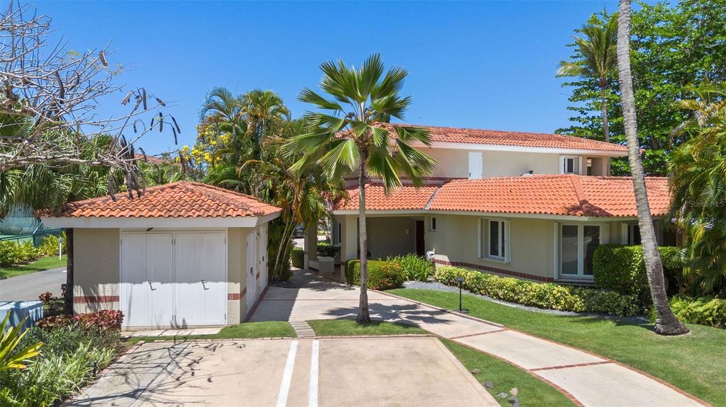 12 THE GREENS, Dorado, PR 00646