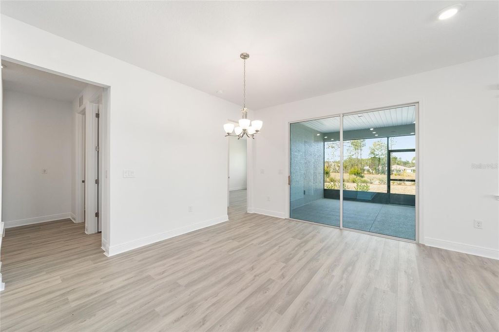 Image 15 of property listing at 10140 SW 106TH CIRCLE, Ocala, FL 34481