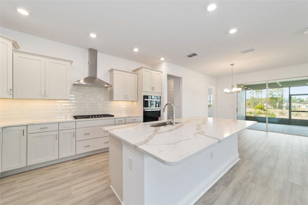 Image 20 of property listing at 10140 SW 106TH CIRCLE, Ocala, FL 34481