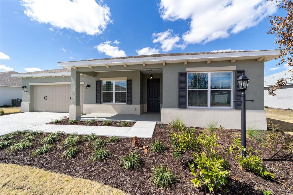 Image 5 of property listing at 10140 SW 106TH CIRCLE, Ocala, FL 34481