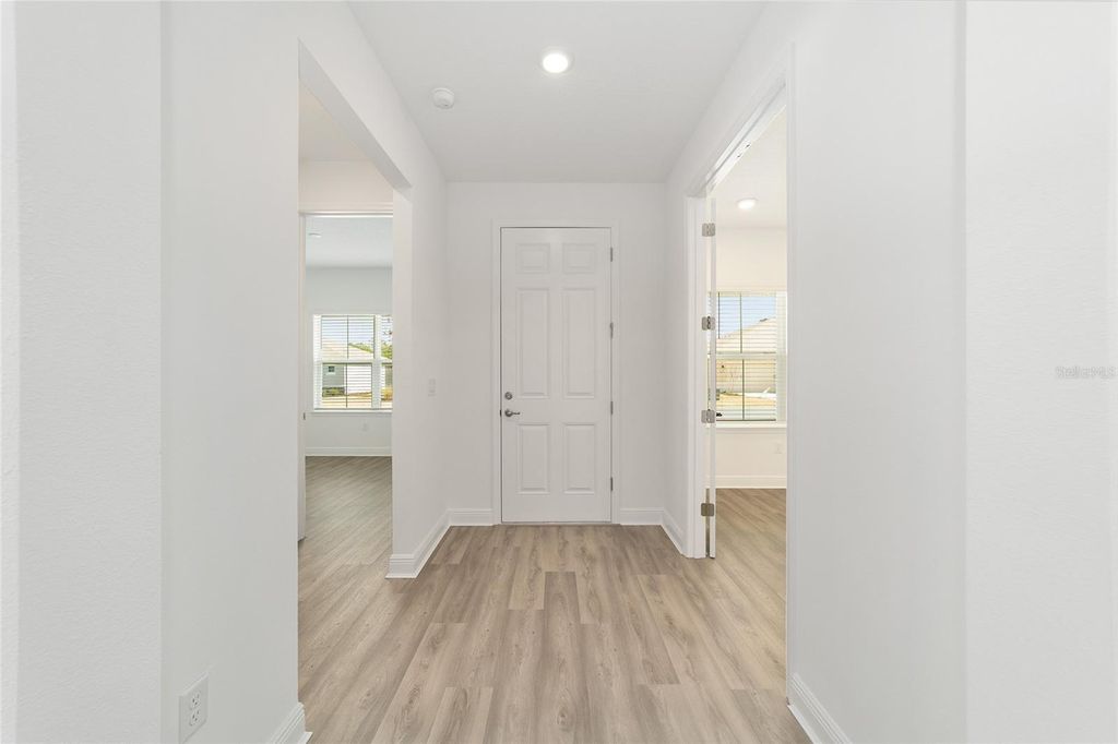 Image 10 of property listing at 10140 SW 106TH CIRCLE, Ocala, FL 34481