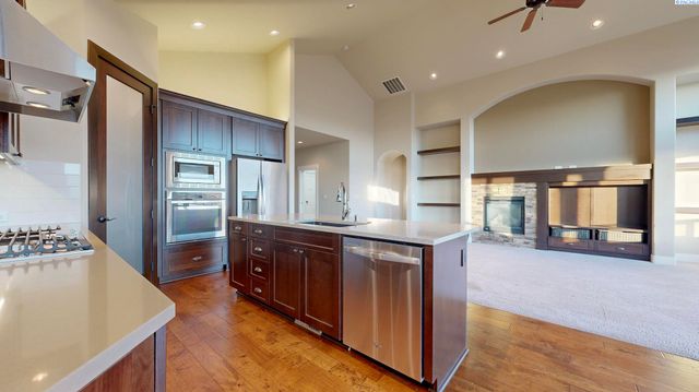 2260 Copperleaf Street, Richland, WA 99352