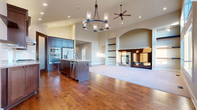 2260 Copperleaf Street, Richland, WA 99352