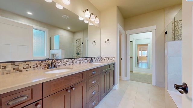 2260 Copperleaf Street, Richland, WA 99352