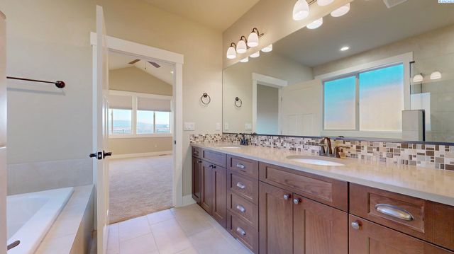 2260 Copperleaf Street, Richland, WA 99352