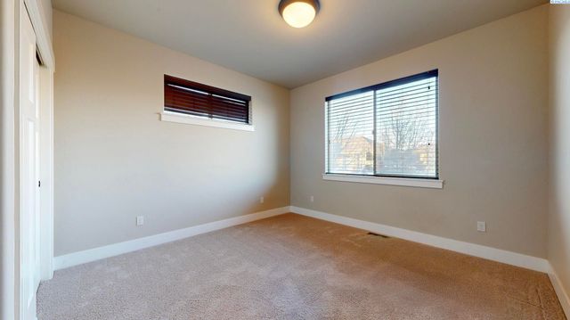 2260 Copperleaf Street, Richland, WA 99352