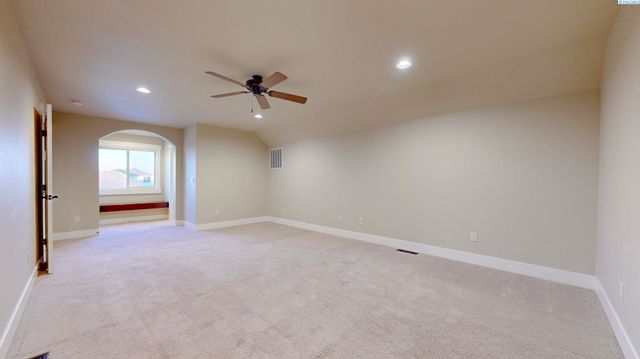 2260 Copperleaf Street, Richland, WA 99352