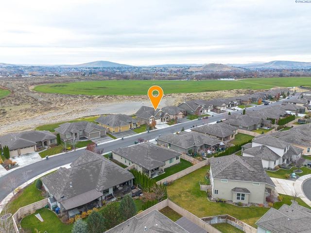 2260 Copperleaf Street, Richland, WA 99352