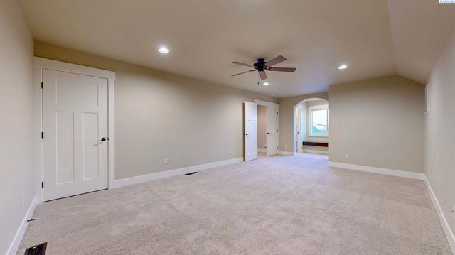 2260 Copperleaf Street, Richland, WA 99352