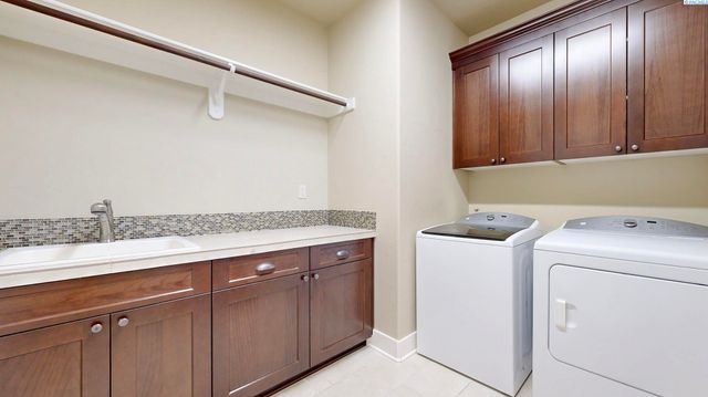 2260 Copperleaf Street, Richland, WA 99352