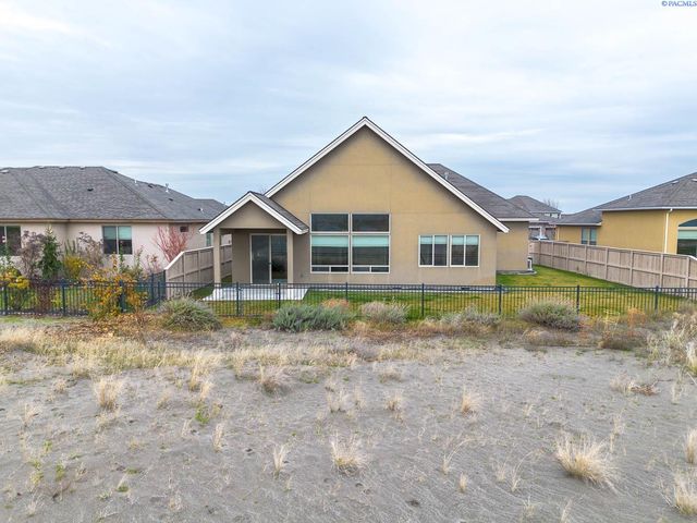 2260 Copperleaf Street, Richland, WA 99352