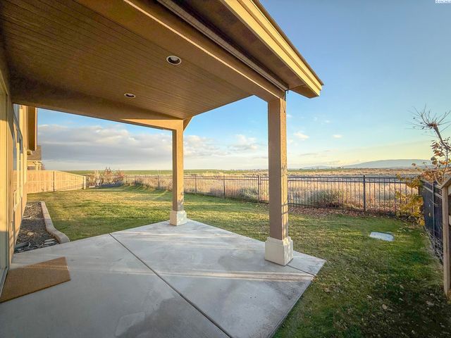 2260 Copperleaf Street, Richland, WA 99352