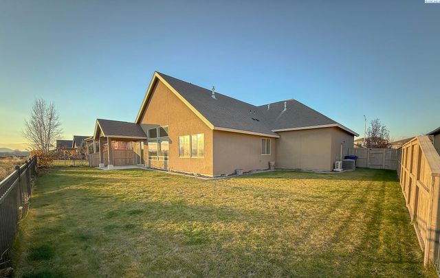2260 Copperleaf Street, Richland, WA 99352