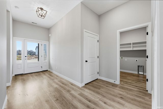 1564 Farm View Court, Huntertown, IN 46748