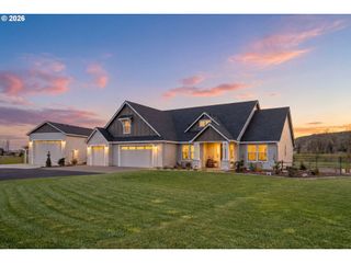 136 KLAZINA Ct, Woodland, WA 98674