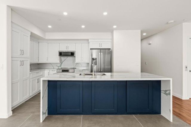 1253 Van Nuys St, San Diego, CA 92109
