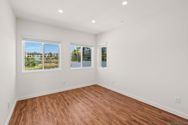 1253 Van Nuys St, San Diego, CA 92109
