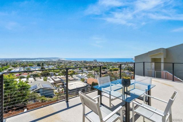 1253 Van Nuys St, San Diego, CA 92109