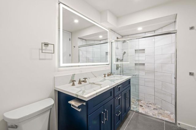 1253 Van Nuys St, San Diego, CA 92109