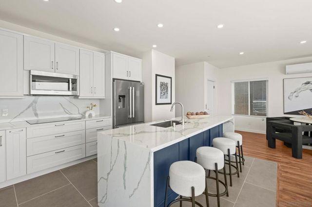 1253 Van Nuys St, San Diego, CA 92109