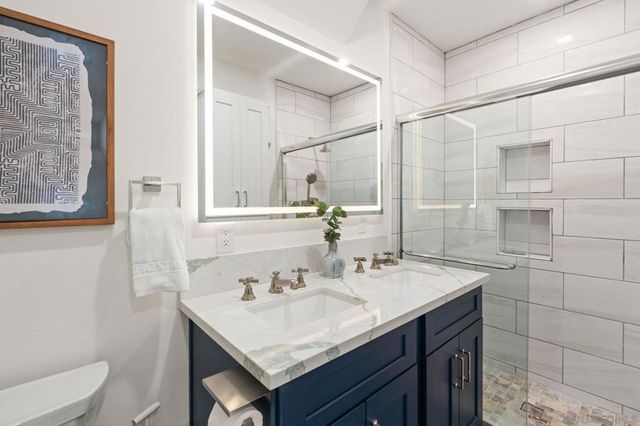 1253 Van Nuys St, San Diego, CA 92109