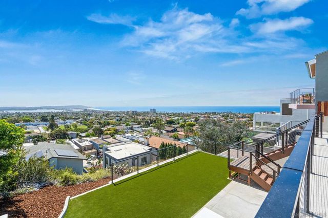 1253 Van Nuys St, San Diego, CA 92109