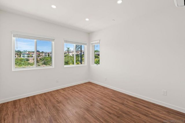 1253 Van Nuys St, San Diego, CA 92109