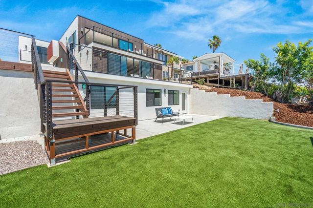 1253 Van Nuys St, San Diego, CA 92109