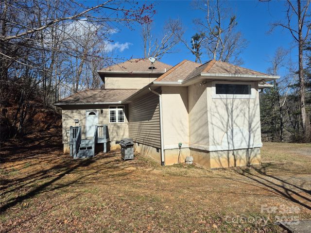 318 Vance Gap Road, Asheville, NC 28804