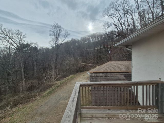 318 Vance Gap Road, Asheville, NC 28804