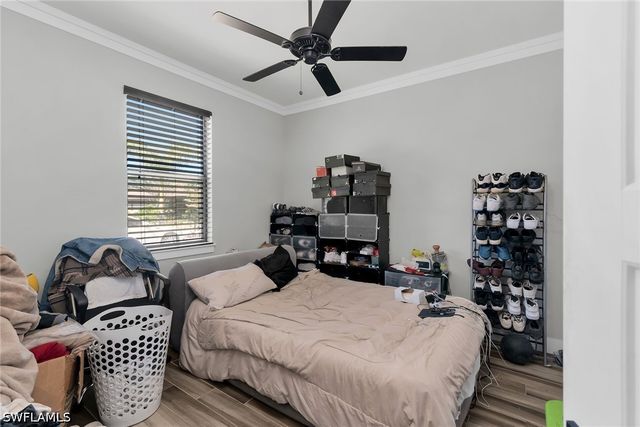 1386 Rosemary LN, Naples, FL 34103