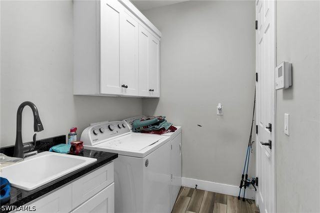 1386 Rosemary LN, Naples, FL 34103