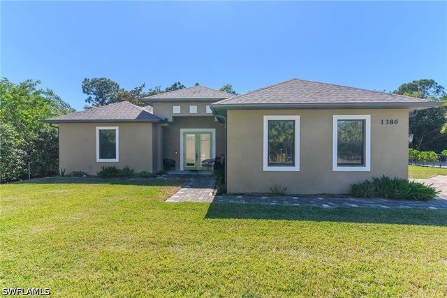 1386 Rosemary LN, Naples, FL 34103