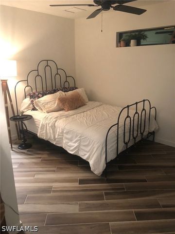 1386 Rosemary LN, Naples, FL 34103