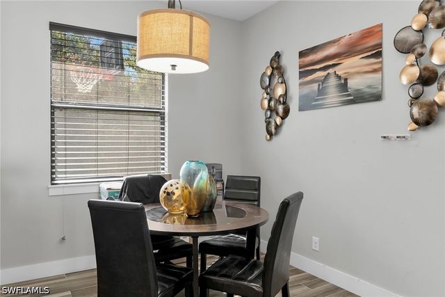 1386 Rosemary LN, Naples, FL 34103