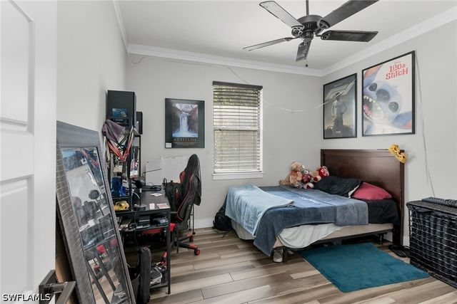 1386 Rosemary LN, Naples, FL 34103