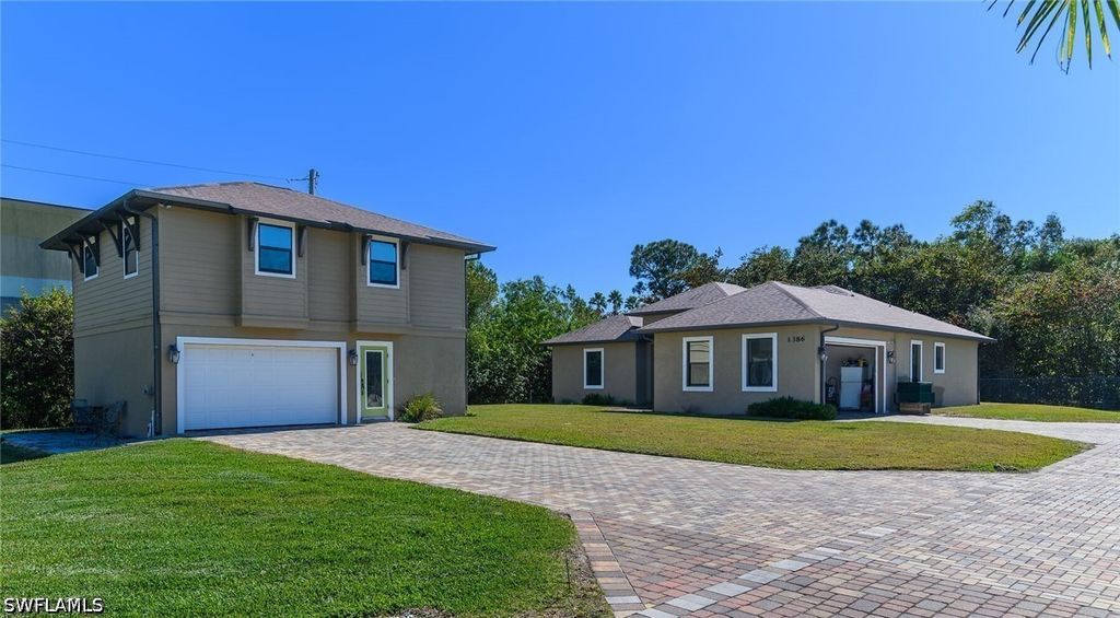 1386 Rosemary LN, Naples, FL 34103